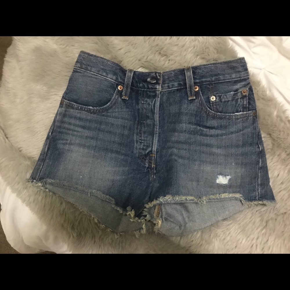 Levi high rise shorts